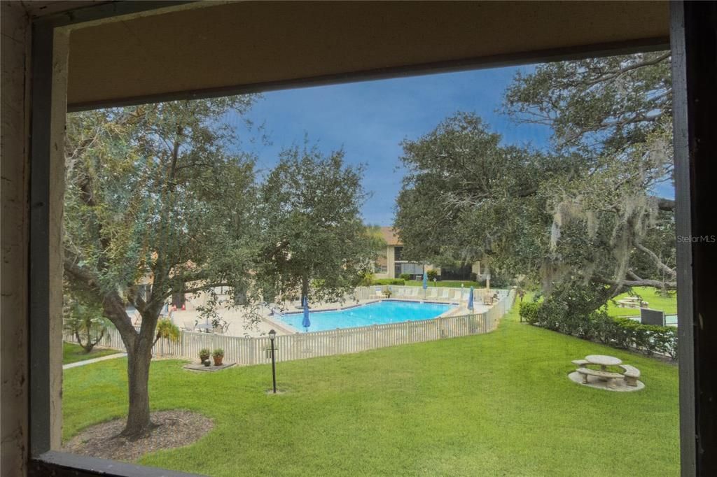For Sale: $189,000 (2 beds, 2 baths, 1013 Square Feet)