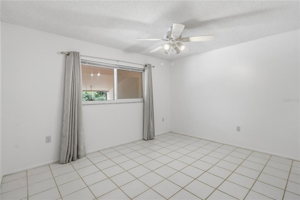 For Sale: $189,000 (2 beds, 2 baths, 1013 Square Feet)