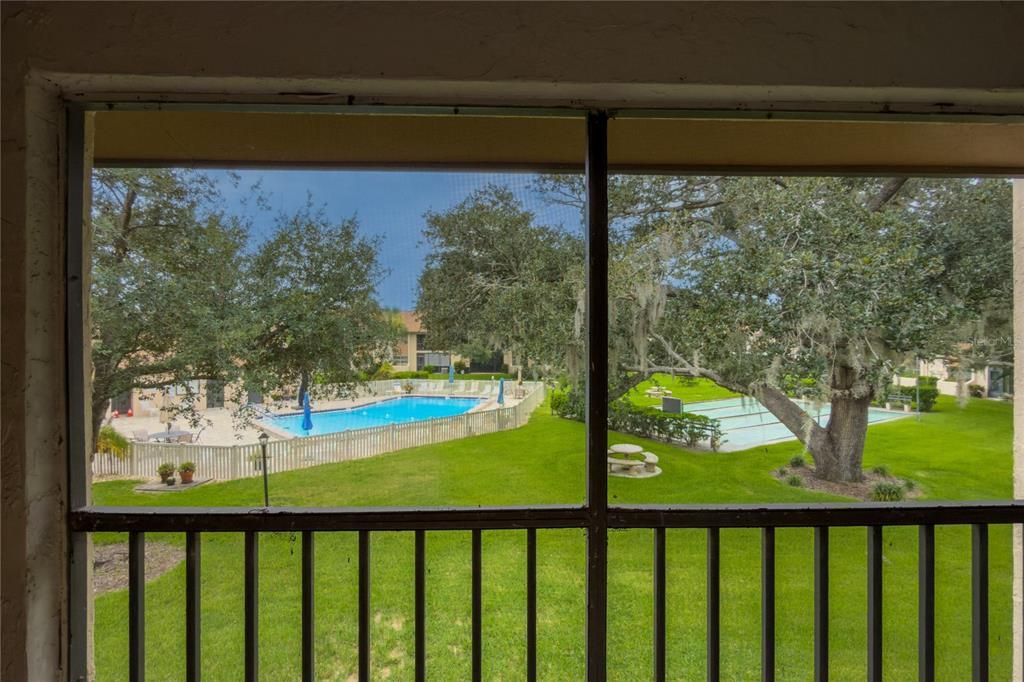For Sale: $189,000 (2 beds, 2 baths, 1013 Square Feet)