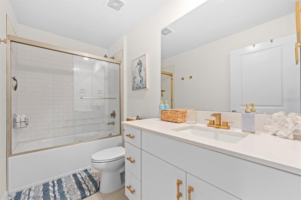 For Sale: $398,000 (4 beds, 2 baths, 1939 Square Feet)