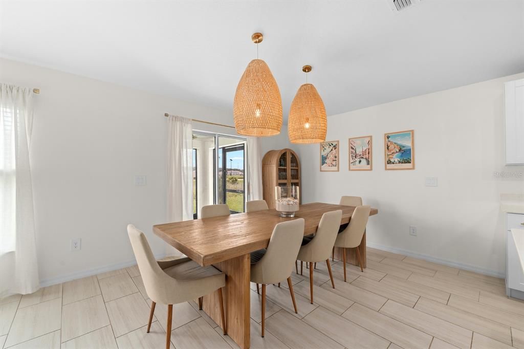 For Sale: $398,000 (4 beds, 2 baths, 1939 Square Feet)