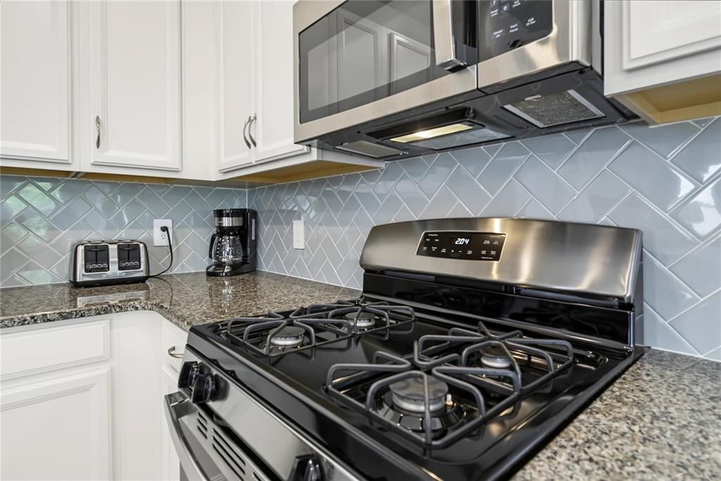 En Venta: $518,000 (4 camas, 2 baños, 2470 Pies cuadrados)