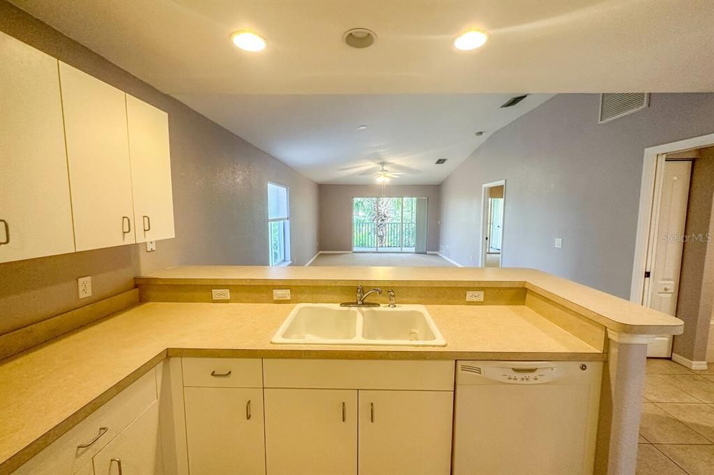 For Rent: $1,500 (2 beds, 2 baths, 1230 Square Feet)