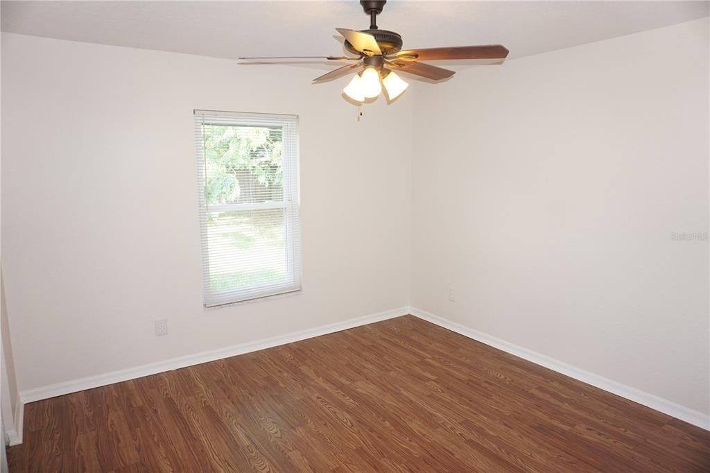 For Sale: $244,900 (3 beds, 2 baths, 1280 Square Feet)