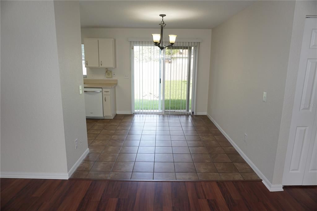 For Sale: $244,900 (3 beds, 2 baths, 1280 Square Feet)