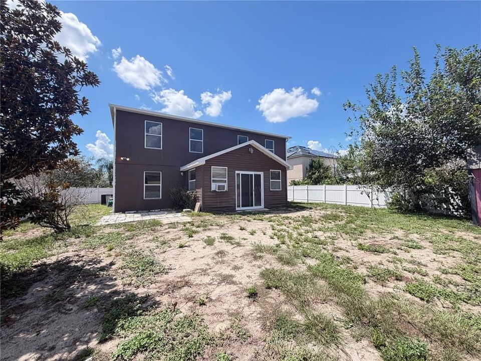 For Sale: $370,000 (5 beds, 4 baths, 3756 Square Feet)