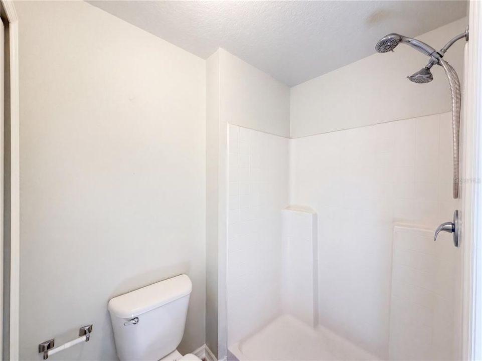 For Sale: $370,000 (5 beds, 4 baths, 3756 Square Feet)