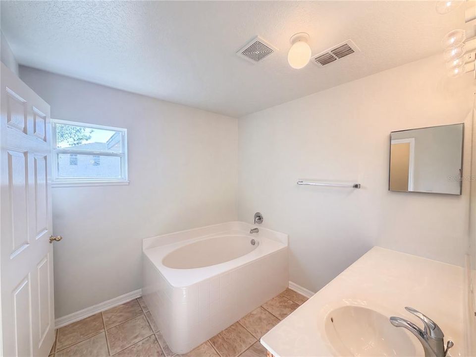 For Sale: $370,000 (5 beds, 4 baths, 3756 Square Feet)