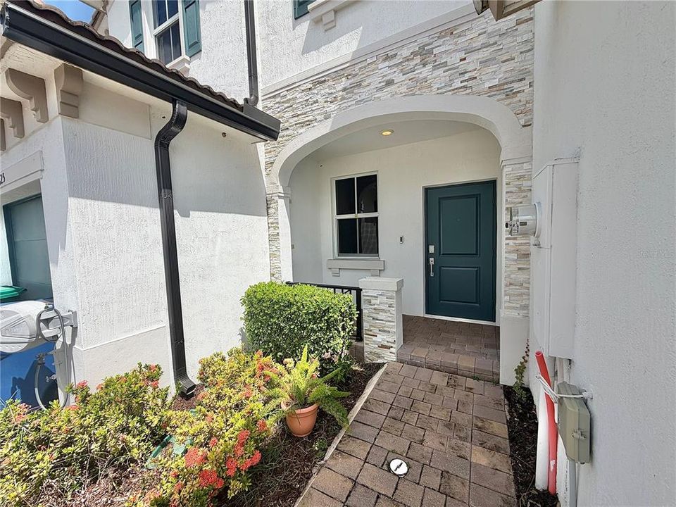 For Rent: $3,350 (3 beds, 2 baths, 1442 Square Feet)