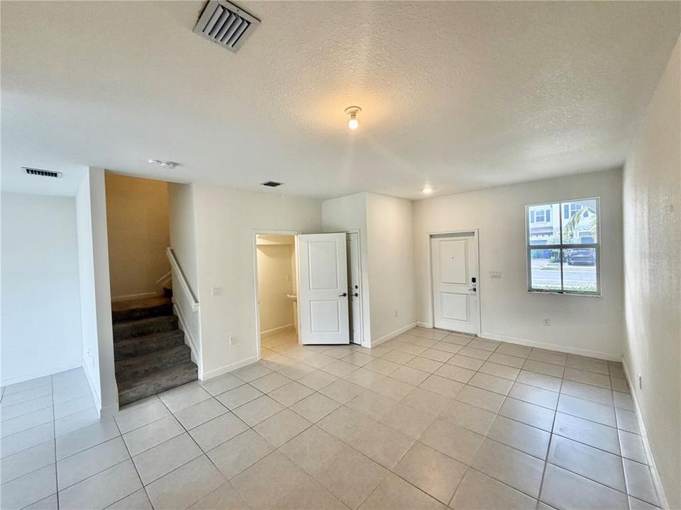 For Rent: $3,350 (3 beds, 2 baths, 1442 Square Feet)