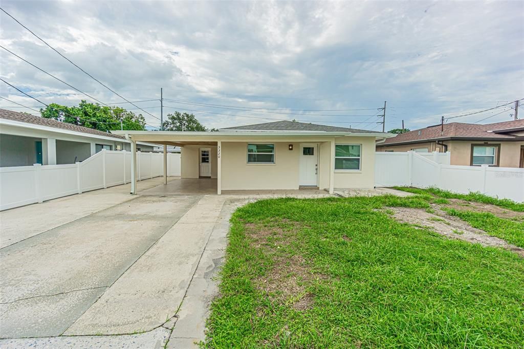 For Sale: $489,900 (3 beds, 1 baths, 912 Square Feet)
