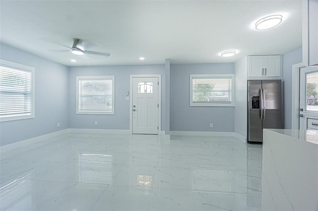 For Sale: $489,900 (3 beds, 1 baths, 912 Square Feet)