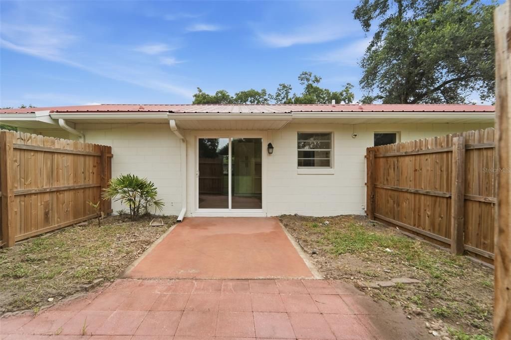 For Sale: $239,900 (3 beds, 1 baths, 988 Square Feet)