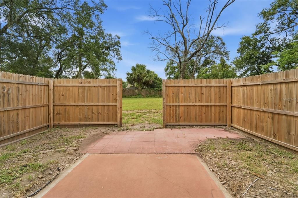 For Sale: $239,900 (3 beds, 1 baths, 988 Square Feet)