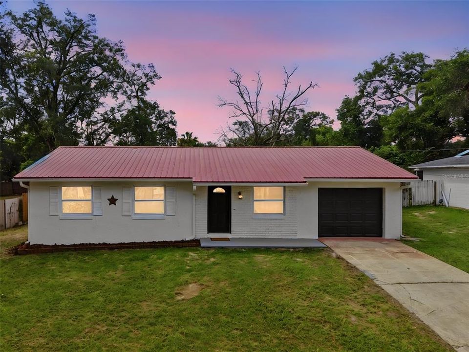 For Sale: $239,900 (3 beds, 1 baths, 988 Square Feet)