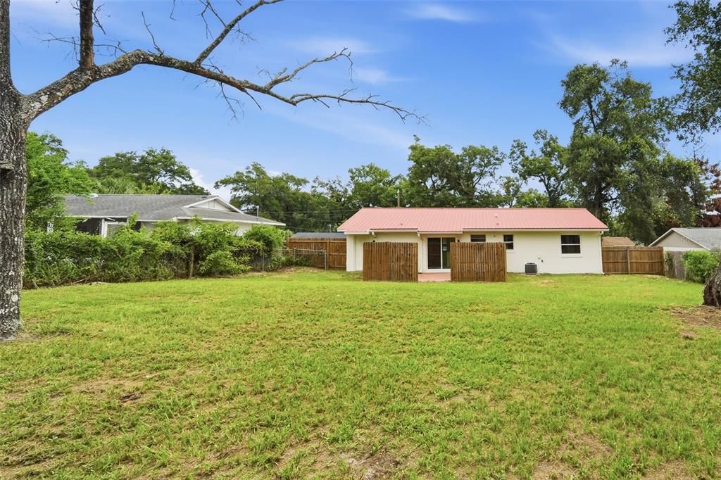 For Sale: $239,900 (3 beds, 1 baths, 988 Square Feet)