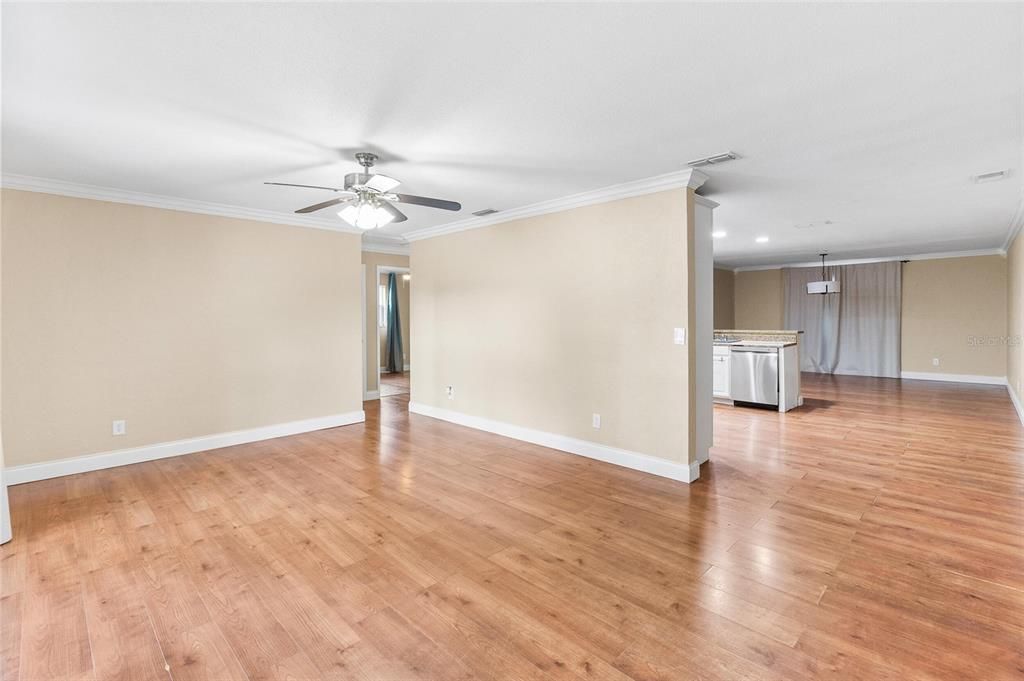 En Venta: $495,000 (3 camas, 2 baños, 1850 Pies cuadrados)