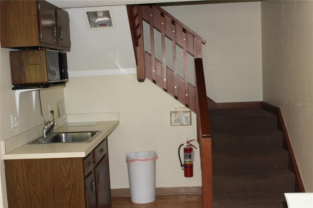 For Sale: $175,000 (2 beds, 2 baths, 1098 Square Feet)