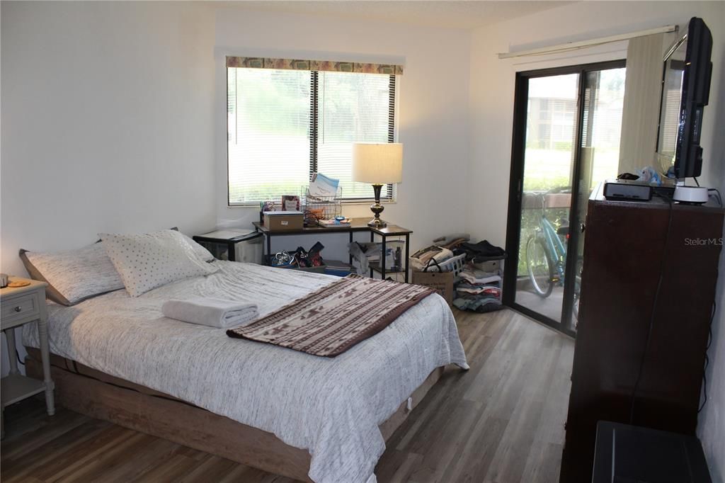 For Sale: $175,000 (2 beds, 2 baths, 1098 Square Feet)