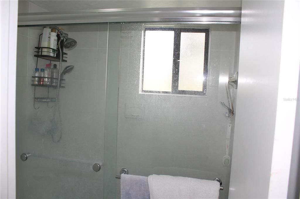 For Sale: $175,000 (2 beds, 2 baths, 1098 Square Feet)