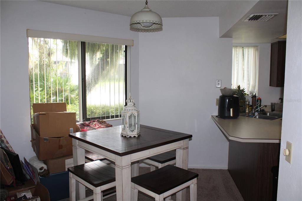 For Sale: $175,000 (2 beds, 2 baths, 1098 Square Feet)