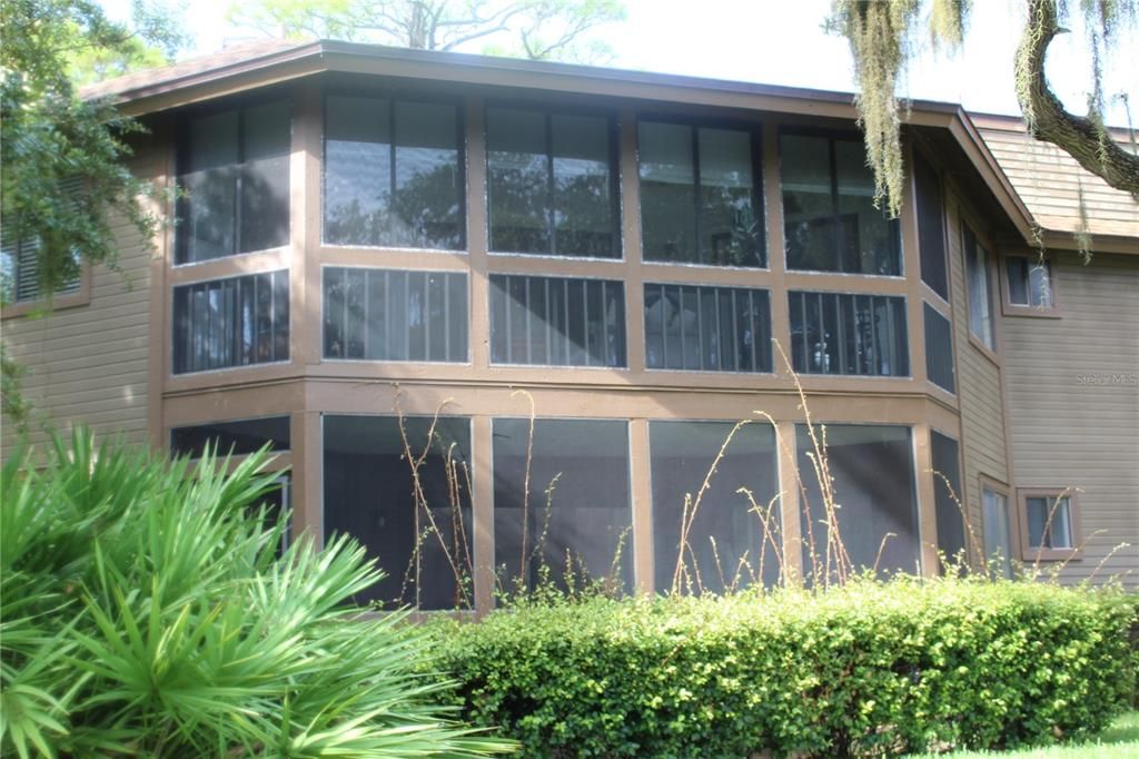 For Sale: $175,000 (2 beds, 2 baths, 1098 Square Feet)