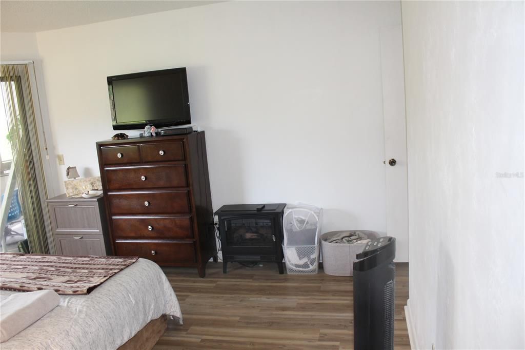 For Sale: $175,000 (2 beds, 2 baths, 1098 Square Feet)