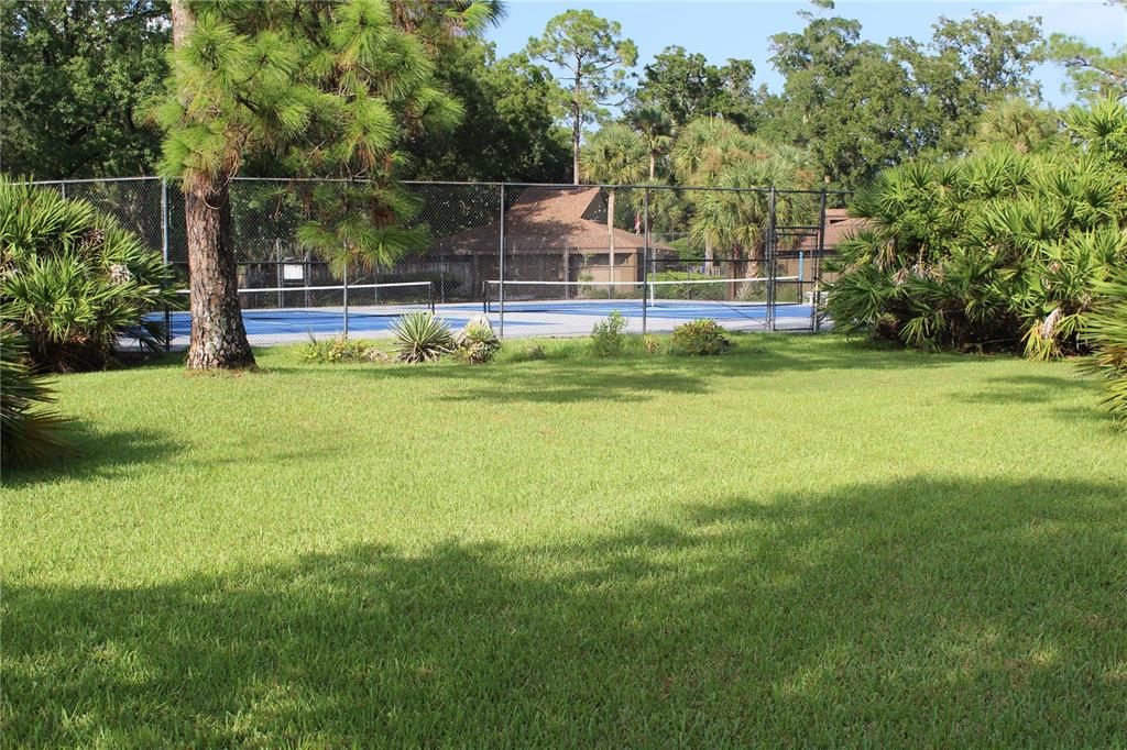 For Sale: $175,000 (2 beds, 2 baths, 1098 Square Feet)