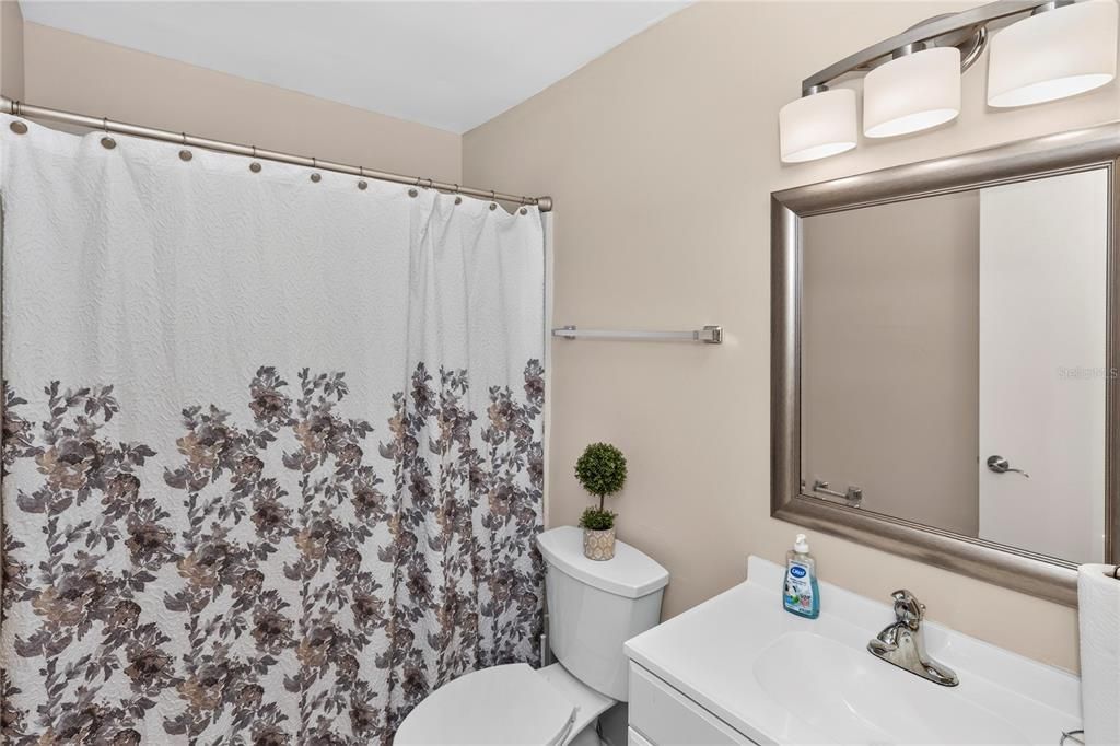 For Sale: $279,900 (3 beds, 2 baths, 1403 Square Feet)