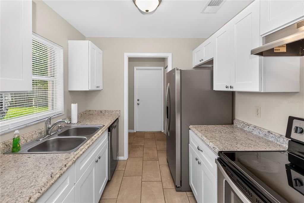 For Sale: $279,900 (3 beds, 2 baths, 1403 Square Feet)