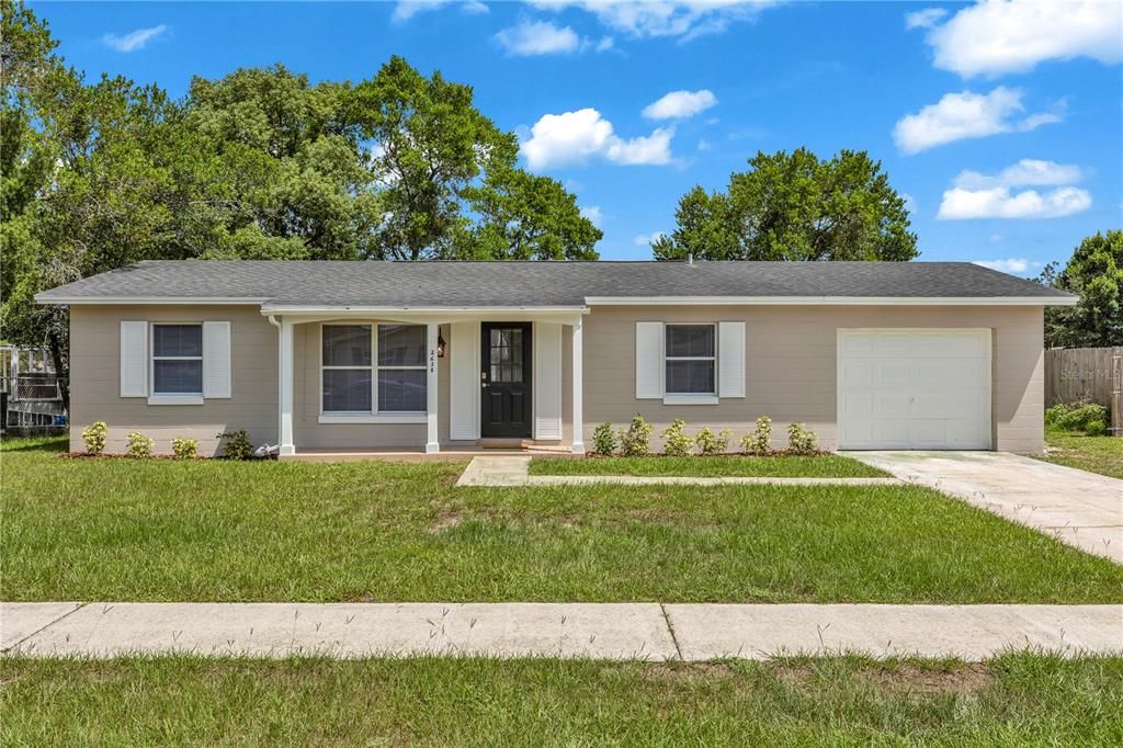 For Sale: $279,900 (3 beds, 2 baths, 1403 Square Feet)
