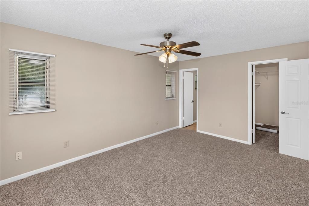 For Sale: $279,900 (3 beds, 2 baths, 1403 Square Feet)