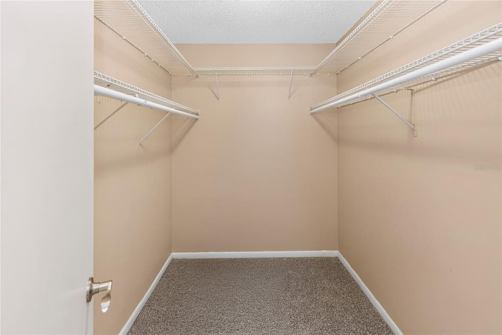 For Sale: $279,900 (3 beds, 2 baths, 1403 Square Feet)