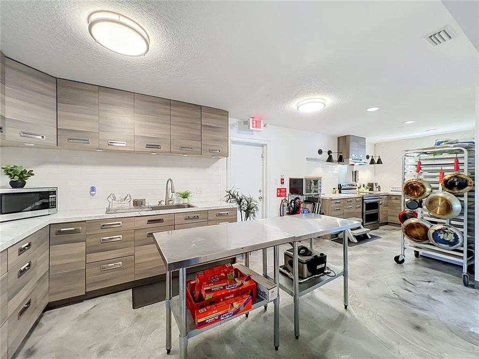 For Sale: $649,900 (0 beds, 0 baths, 2112 Square Feet)