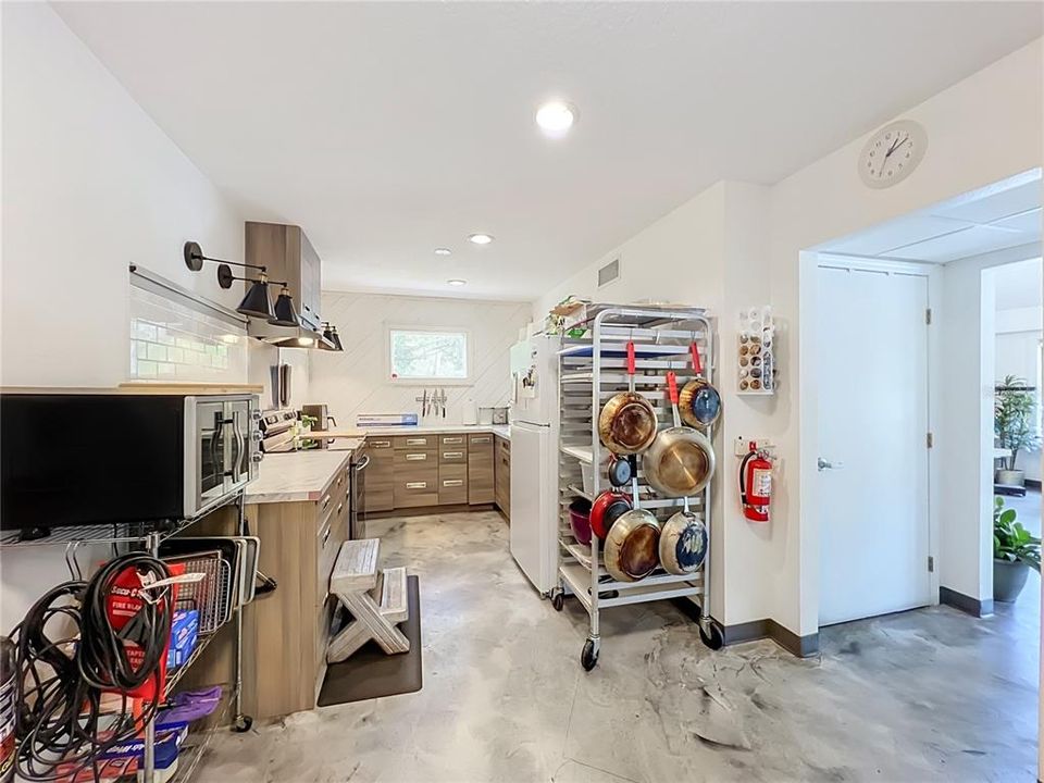 For Sale: $649,900 (0 beds, 0 baths, 2112 Square Feet)