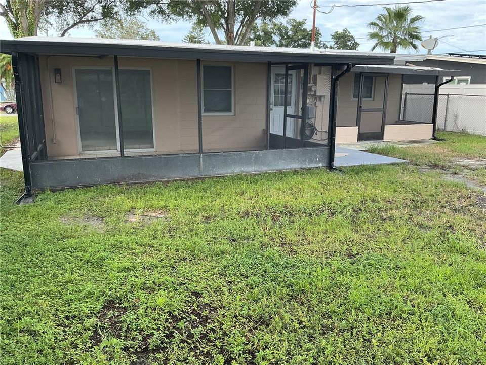 En Venta: $339,900 (2 camas, 1 baños, 877 Pies cuadrados)