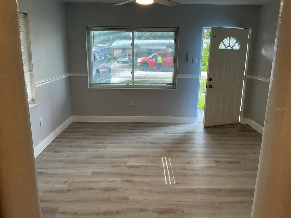 En Venta: $339,900 (2 camas, 1 baños, 877 Pies cuadrados)