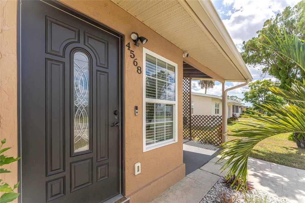 For Sale: $205,000 (2 beds, 1 baths, 944 Square Feet)
