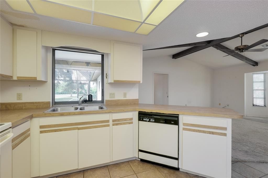 For Sale: $235,000 (3 beds, 2 baths, 1742 Square Feet)