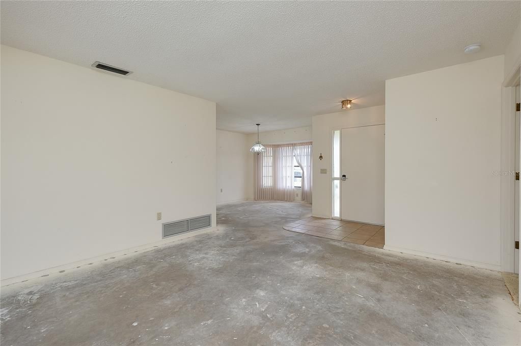 For Sale: $235,000 (3 beds, 2 baths, 1742 Square Feet)