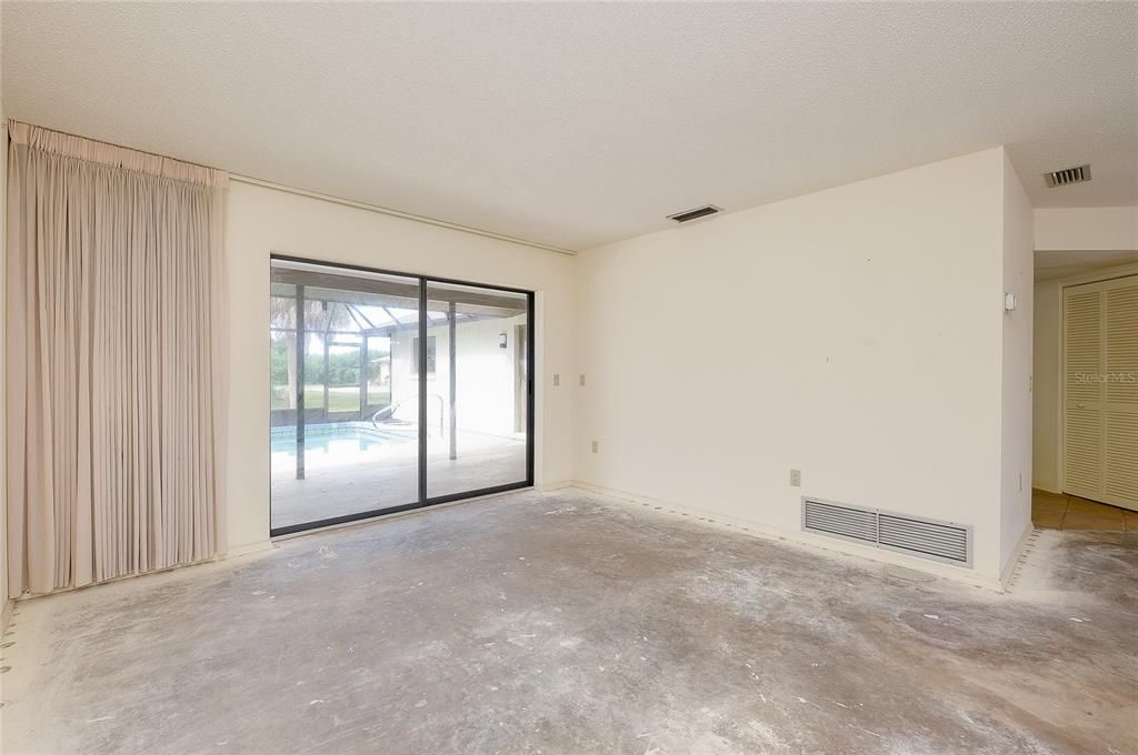 For Sale: $235,000 (3 beds, 2 baths, 1742 Square Feet)