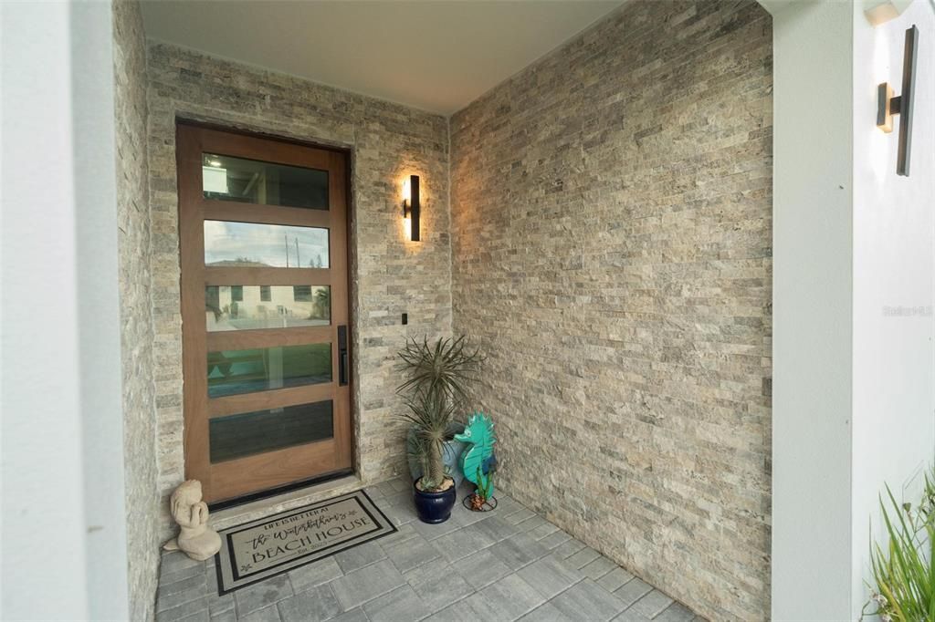 For Sale: $1,050,000 (3 beds, 2 baths, 1990 Square Feet)
