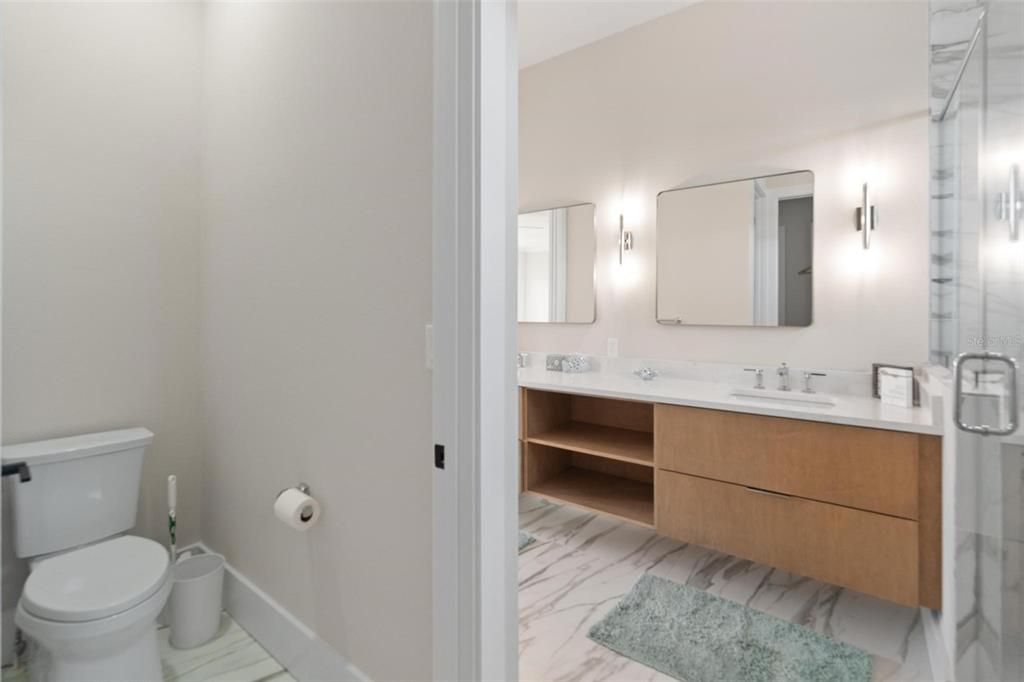 For Sale: $1,050,000 (3 beds, 2 baths, 1990 Square Feet)