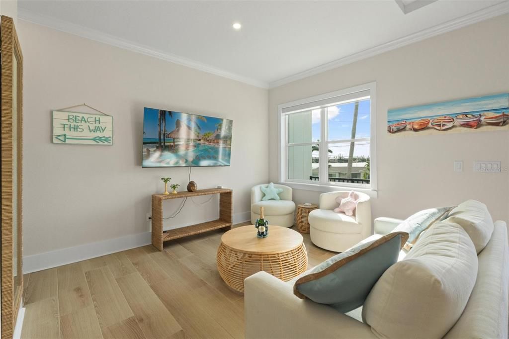 For Sale: $1,050,000 (3 beds, 2 baths, 1990 Square Feet)