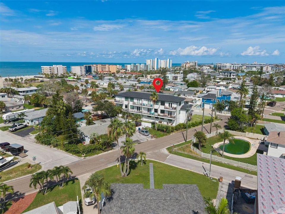 For Sale: $1,050,000 (3 beds, 2 baths, 1990 Square Feet)