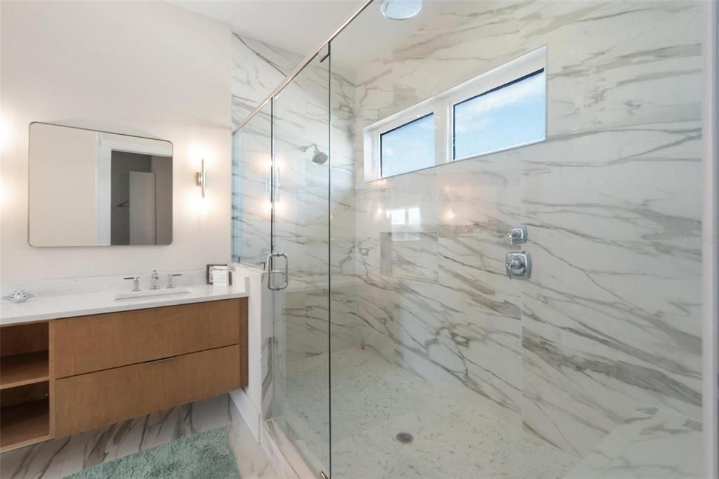 For Sale: $1,050,000 (3 beds, 2 baths, 1990 Square Feet)