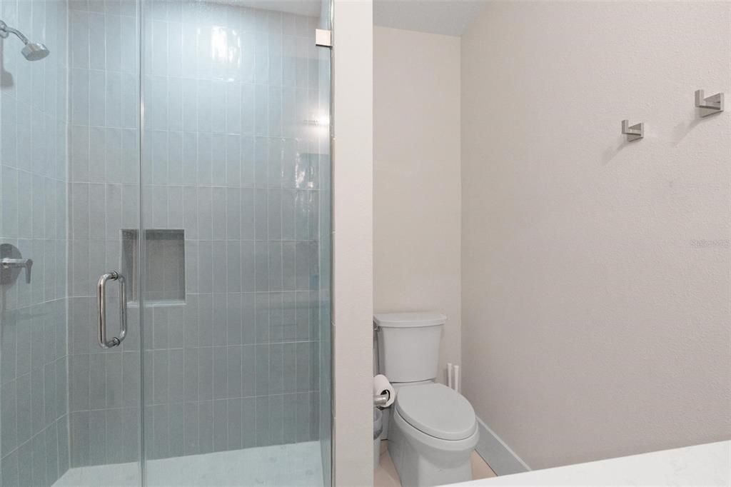 For Sale: $1,050,000 (3 beds, 2 baths, 1990 Square Feet)