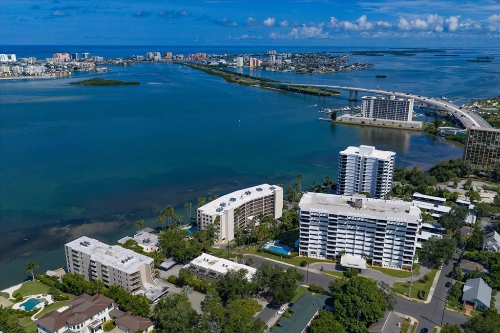 En Venta: $975,000 (2 camas, 2 baños, 2170 Pies cuadrados)