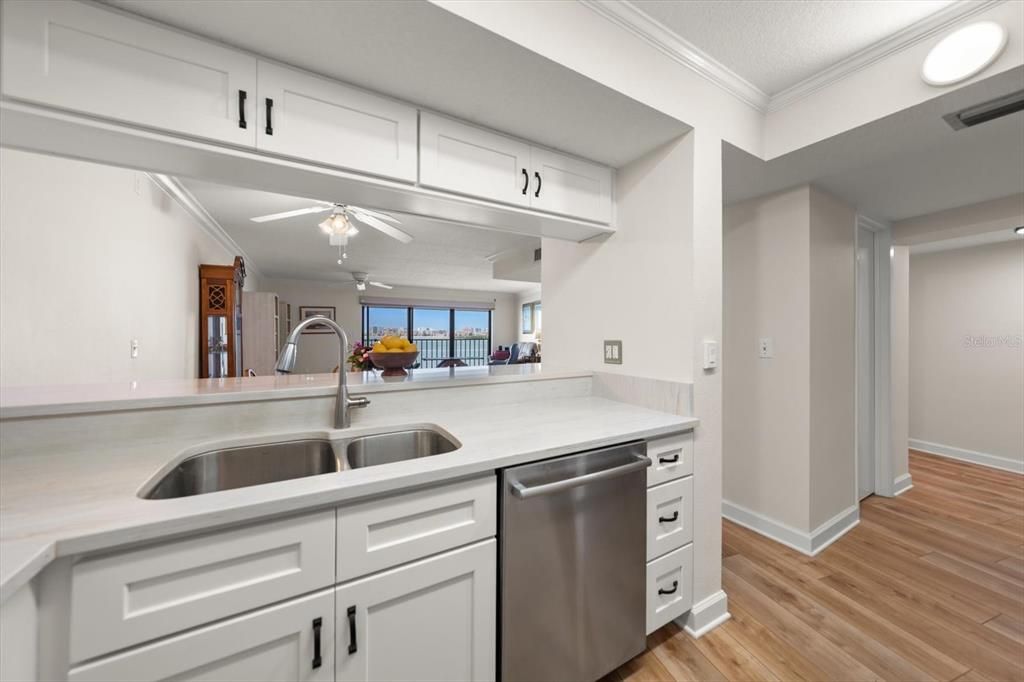 En Venta: $975,000 (2 camas, 2 baños, 2170 Pies cuadrados)
