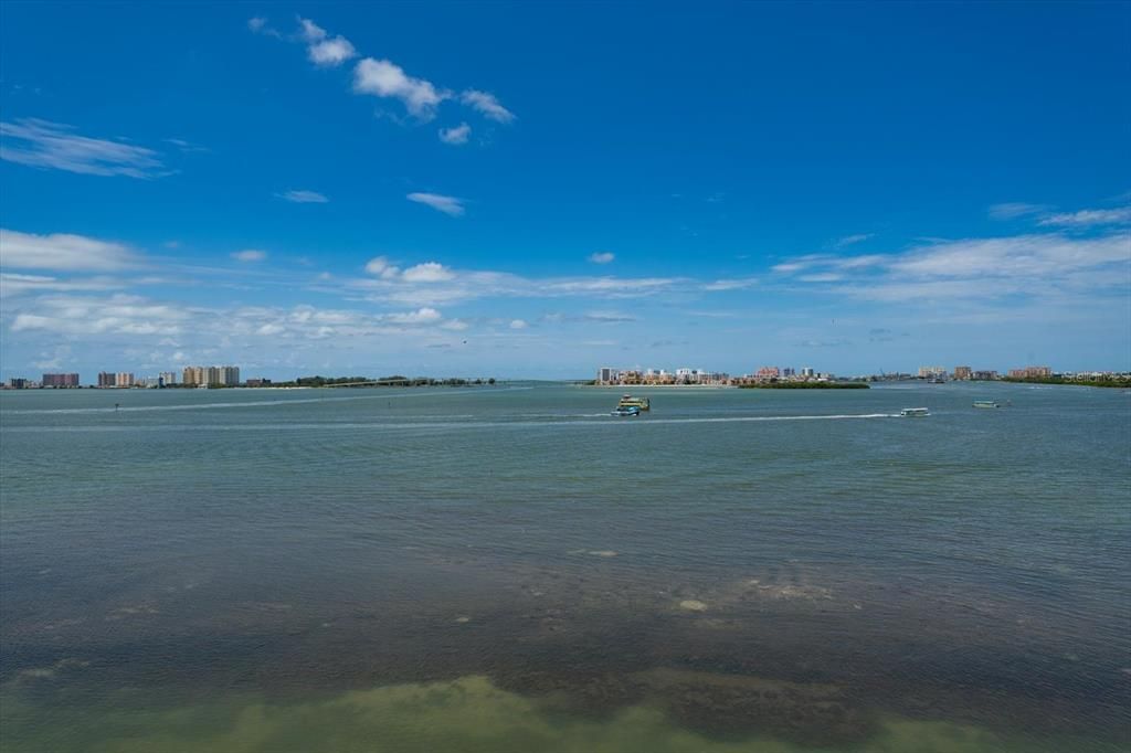 En Venta: $975,000 (2 camas, 2 baños, 2170 Pies cuadrados)